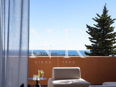 Ático en Urbanización Les Belvederes con vistas panorámicas en venta