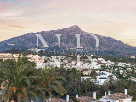 Ático en Urbanización Les Belvederes con vistas panorámicas en venta