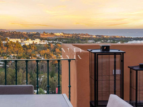 Ático en Urbanización Les Belvederes con vistas panorámicas en venta