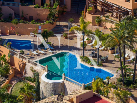 Ático en Urbanización Les Belvederes con vistas panorámicas en venta