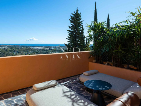 Ático en Urbanización Les Belvederes con vistas panorámicas en venta