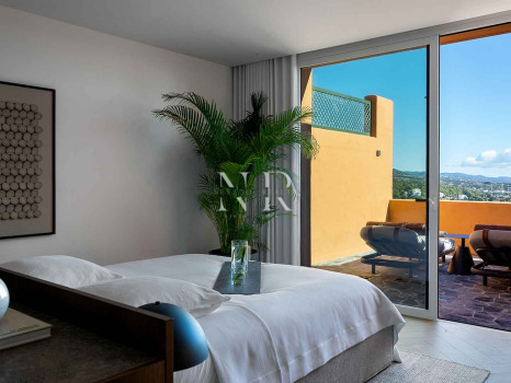 Ático en Urbanización Les Belvederes con vistas panorámicas en venta