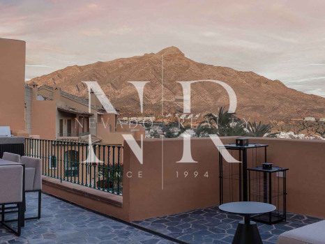 Ático en Urbanización Les Belvederes con vistas panorámicas en venta