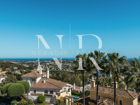 Adosada en Urbanización La Quinta Hills completamente renovada en venta