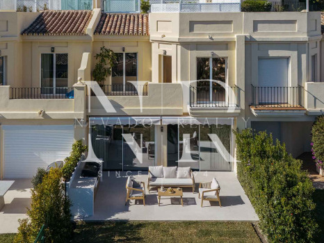 Adosada en Urbanización La Quinta Hills completamente renovada en venta