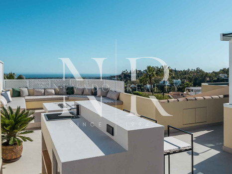 Adosada en Urbanización La Quinta Hills completamente renovada en venta