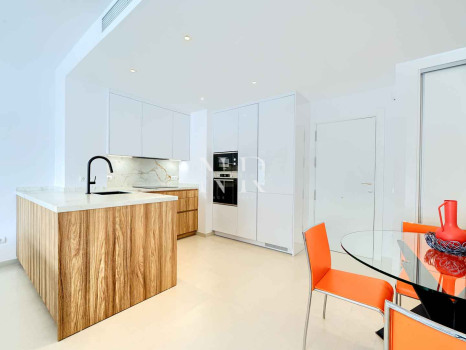 Penthouse entièrement rénové sur le Golden Mile