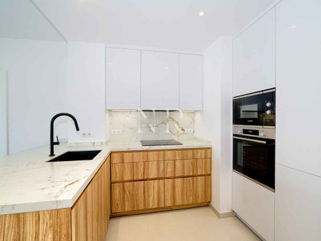 Penthouse entièrement rénové sur le Golden Mile