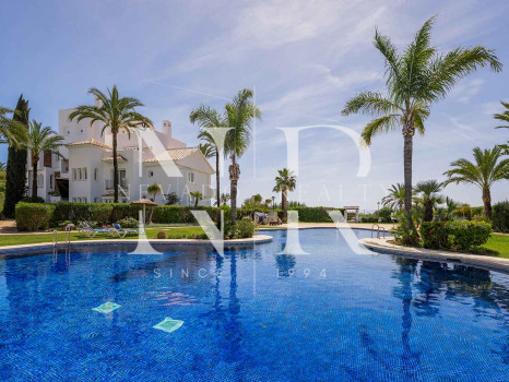 Apartamento en Urbanización Palm Beach en primera línea de playa en venta