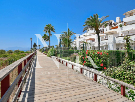 Apartamento en Urbanización Palm Beach en primera línea de playa en venta
