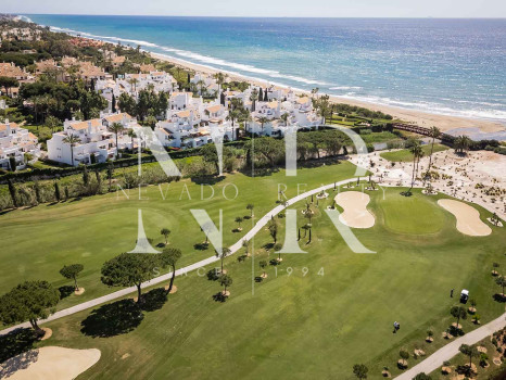 Apartamento en Urbanización Palm Beach en primera línea de playa en venta
