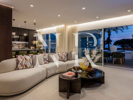 Apartamento en Urbanización Palm Beach en primera línea de playa en venta