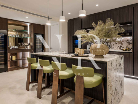 Apartamento en Urbanización Palm Beach en primera línea de playa en venta