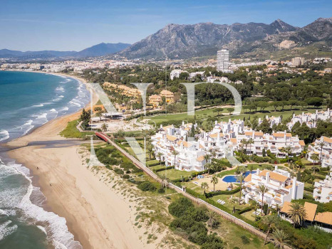 Apartamento en Urbanización Palm Beach en primera línea de playa en venta
