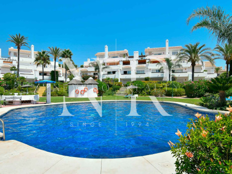 Apartamento en Urbanización Palm Beach en primera línea de playa en venta