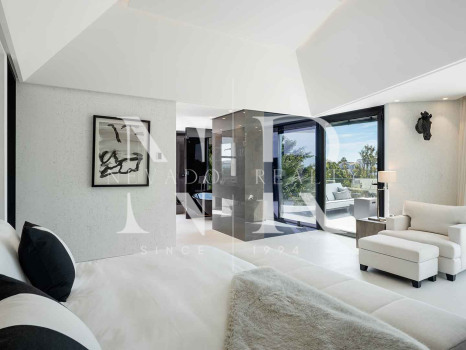 Villa en Urbanización El Herrojo con vistas panorámicas en venta