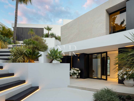 Villa in Urbanisation El Herrojo with panoramic views for sale