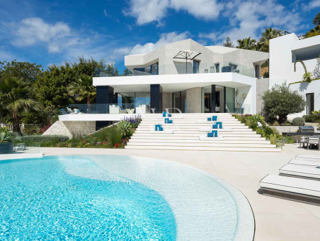 Villa in Urbanisation El Herrojo with panoramic views for sale
