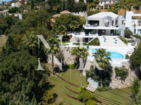 Villa en Urbanización El Herrojo con vistas panorámicas en venta