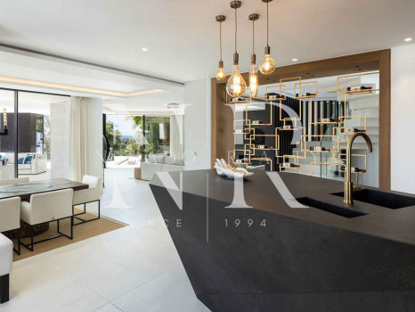 Villa en Urbanización El Herrojo con vistas panorámicas en venta