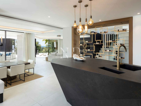 Villa in Urbanisation El Herrojo with panoramic views for sale