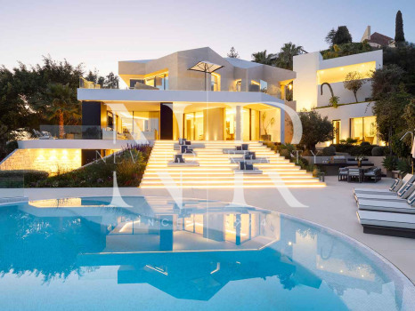 Villa en Urbanización El Herrojo con vistas panorámicas en venta