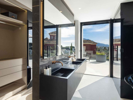 Villa in Urbanisation El Herrojo with panoramic views for sale