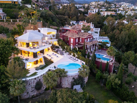 Villa in Urbanisation El Herrojo with panoramic views for sale