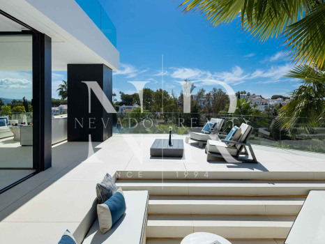 Villa en Urbanización El Herrojo con vistas panorámicas en venta