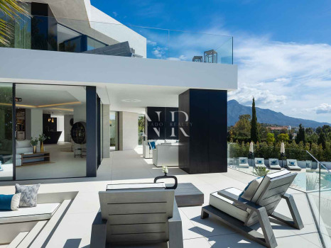 Villa in Urbanisation El Herrojo with panoramic views for sale