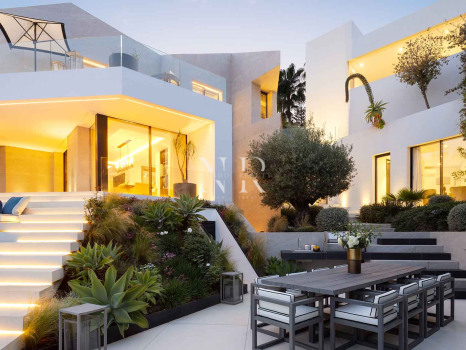 Villa in Urbanisation El Herrojo with panoramic views for sale