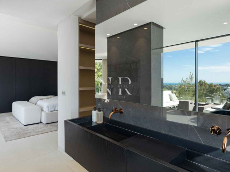 Villa in Urbanisation El Herrojo with panoramic views for sale