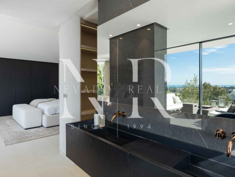 Villa en Urbanización El Herrojo con vistas panorámicas en venta