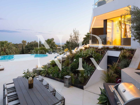 Villa en Urbanización El Herrojo con vistas panorámicas en venta