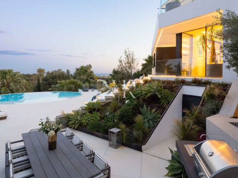 Villa in Urbanisation El Herrojo with panoramic views for sale