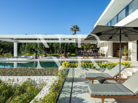 Villa en Urbanización El Madroñal con vistas panorámicas en venta