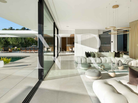 Villa en Urbanización El Madroñal con vistas panorámicas en venta
