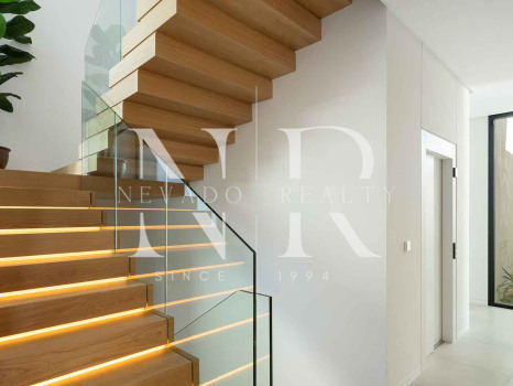 Villa en Urbanización El Madroñal con vistas panorámicas en venta