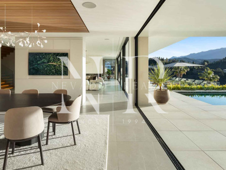 Villa en Urbanización El Madroñal con vistas panorámicas en venta