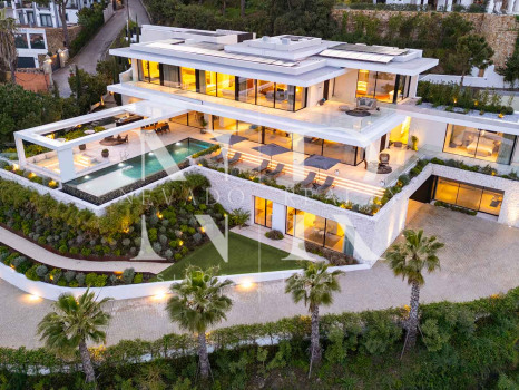 Villa en Urbanización El Madroñal con vistas panorámicas en venta