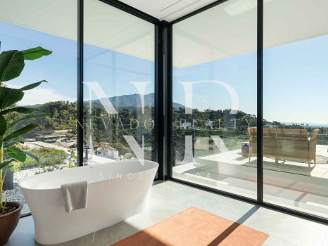 Villa en Urbanización El Madroñal con vistas panorámicas en venta