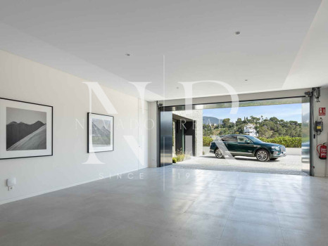 Villa en Urbanización El Madroñal con vistas panorámicas en venta