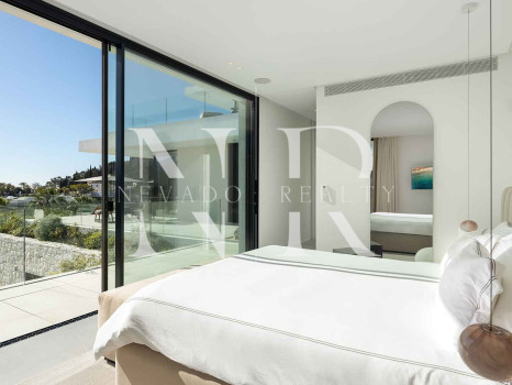 Villa en Urbanización El Madroñal con vistas panorámicas en venta