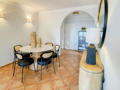 Renovated apartment on Ricardo Soriano with sea views for short-term rental.