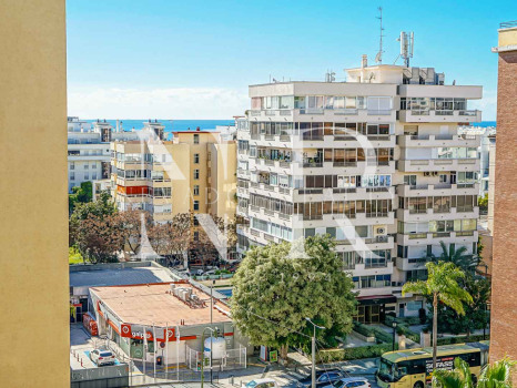 Renovated apartment on Ricardo Soriano with sea views for short-term rental.