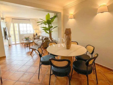Renovated apartment on Ricardo Soriano with sea views for short-term rental.