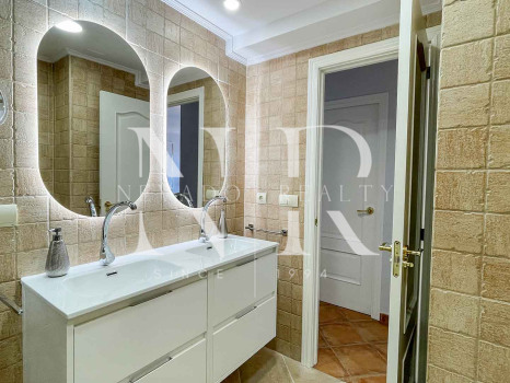 Renovated apartment on Ricardo Soriano with sea views for short-term rental.