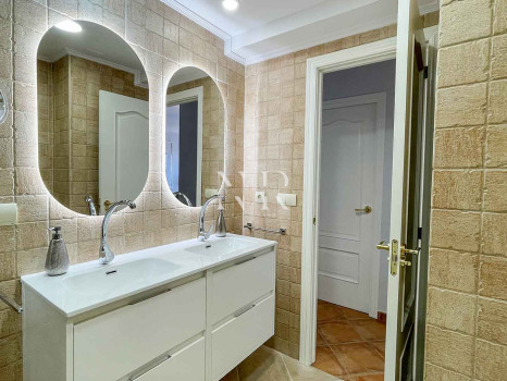 Renovated apartment on Ricardo Soriano with sea views for short-term rental.