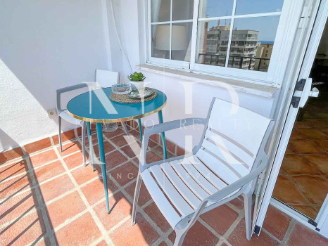 Renovated apartment on Ricardo Soriano with sea views for short-term rental.