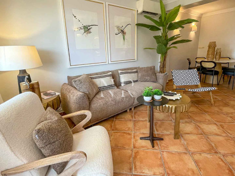 Renovated apartment on Ricardo Soriano with sea views for short-term rental.